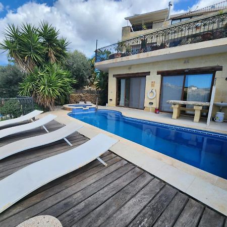 Gozo Island Escape Sleeps 4 With Private Bathroom Ghajn il-Kbira  Ngoại thất bức ảnh