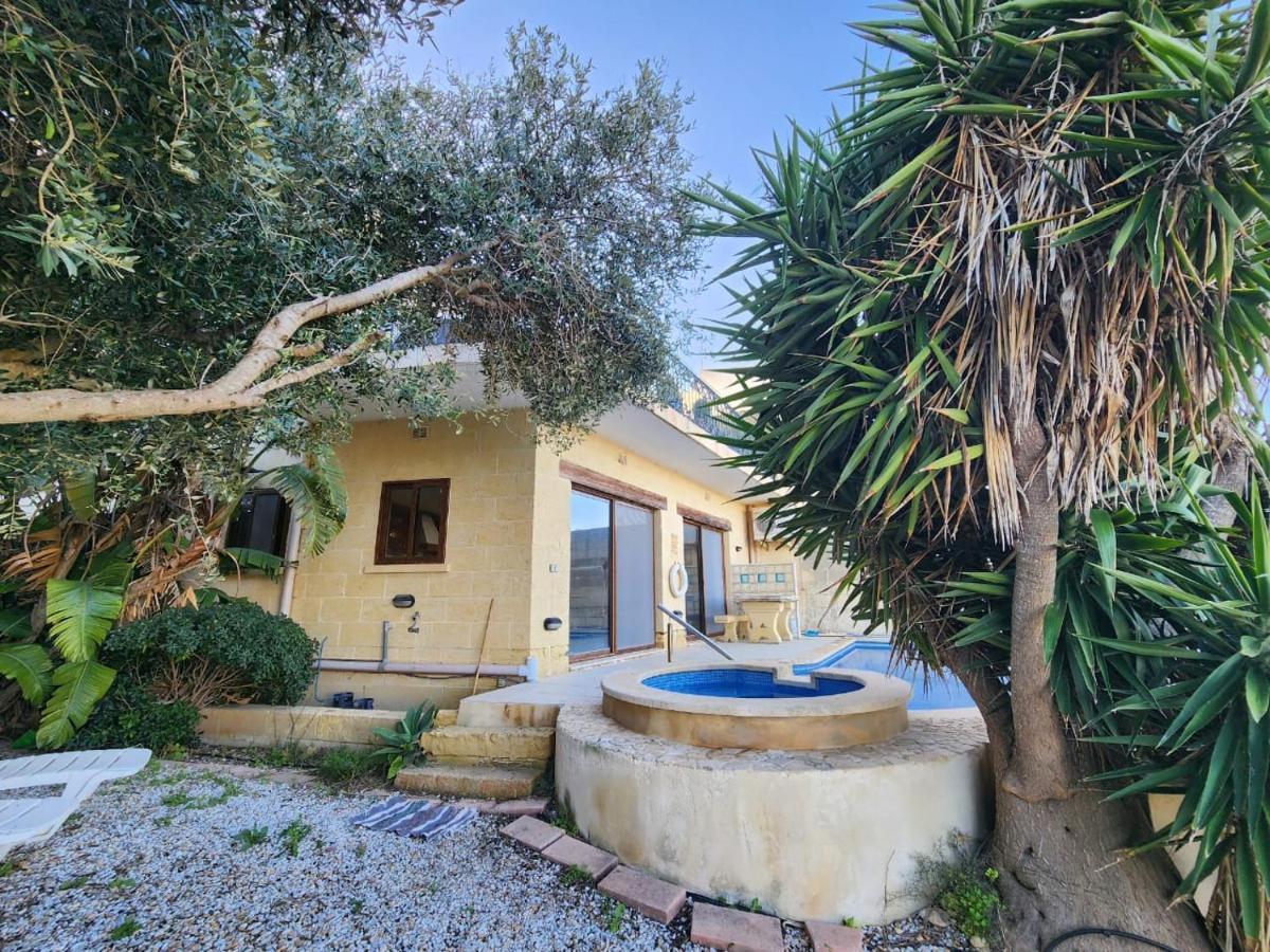 Gozo Island Escape Sleeps 4 With Private Bathroom Ghajn il-Kbira  Ngoại thất bức ảnh