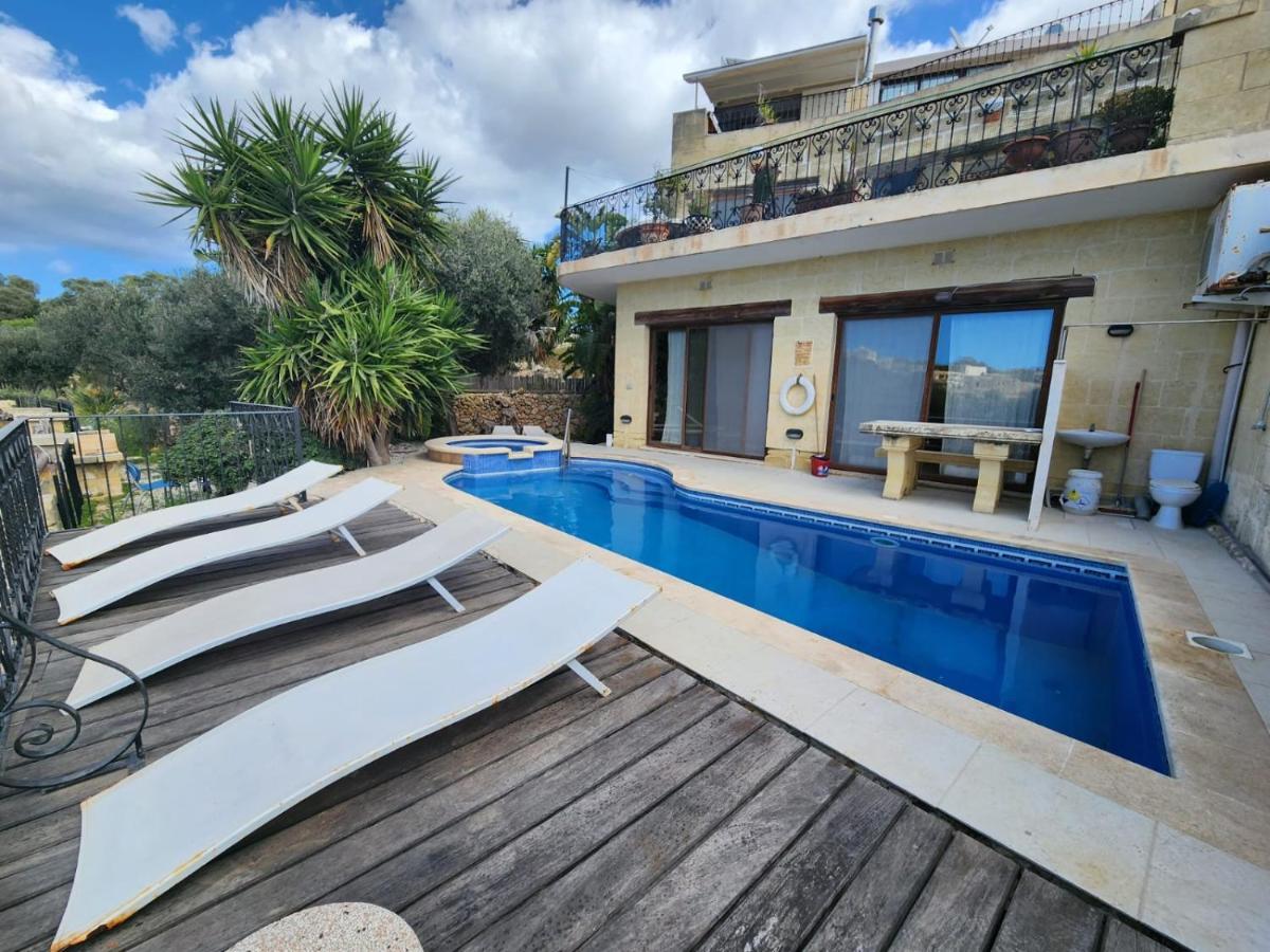 Gozo Island Escape Sleeps 4 With Private Bathroom Ghajn il-Kbira  Ngoại thất bức ảnh