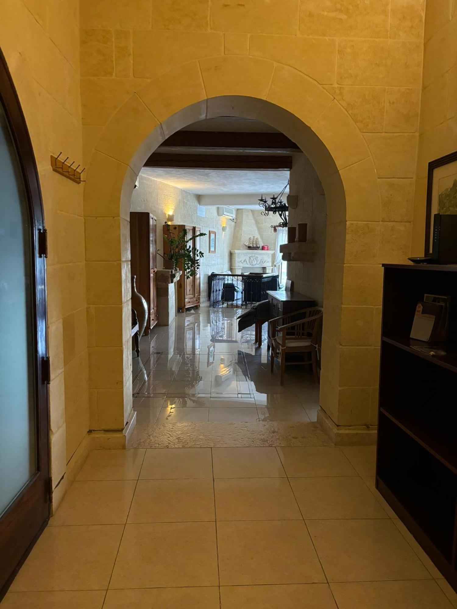 Gozo Island Escape Sleeps 4 With Private Bathroom Ghajn il-Kbira  Ngoại thất bức ảnh