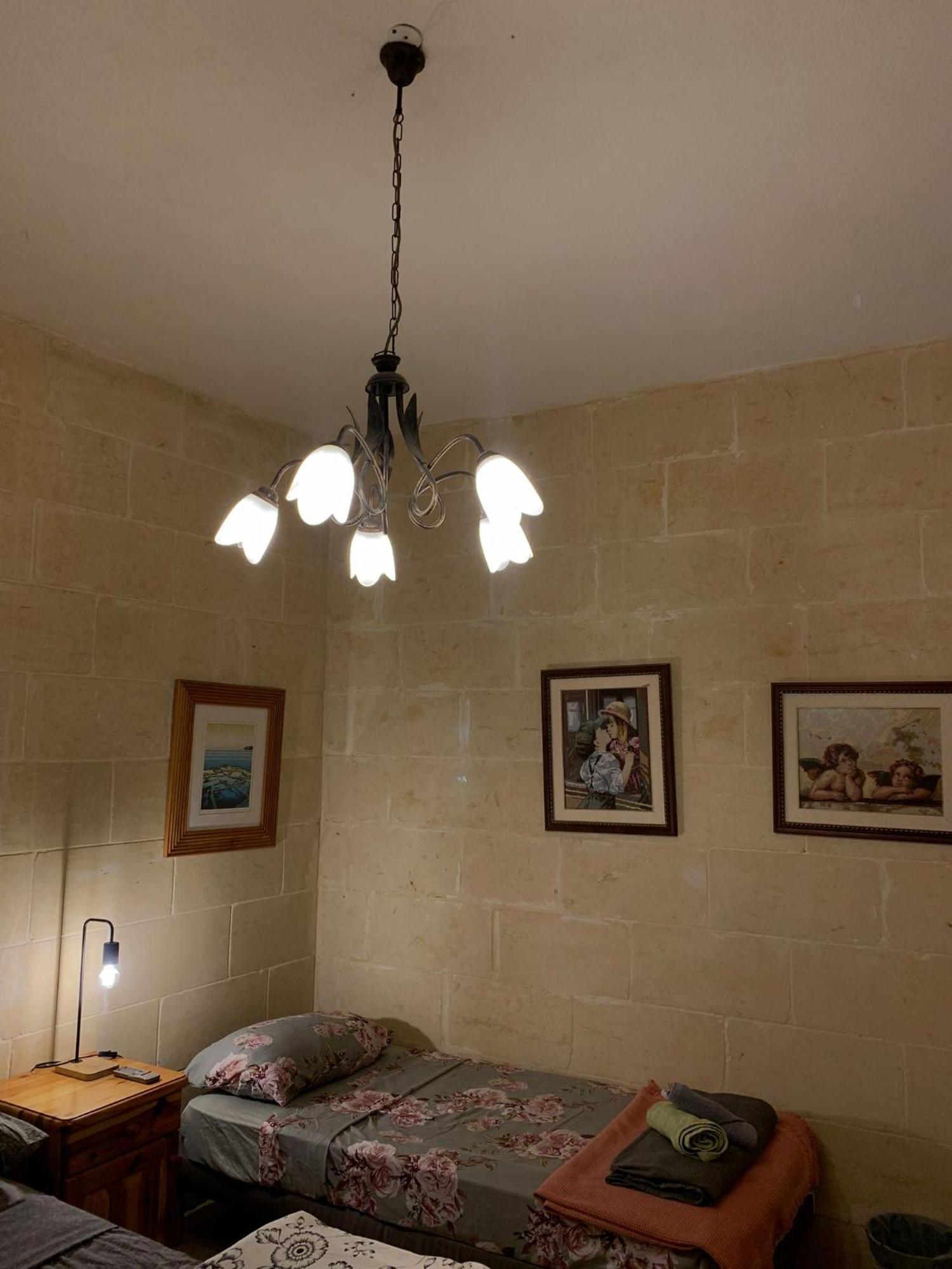 Gozo Island Escape Sleeps 4 With Private Bathroom Ghajn il-Kbira  Ngoại thất bức ảnh