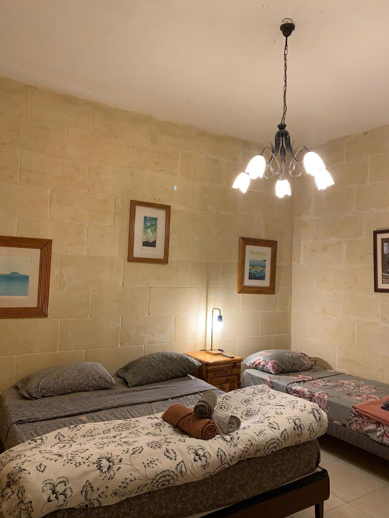 Gozo Island Escape Sleeps 4 With Private Bathroom Ghajn il-Kbira  Ngoại thất bức ảnh