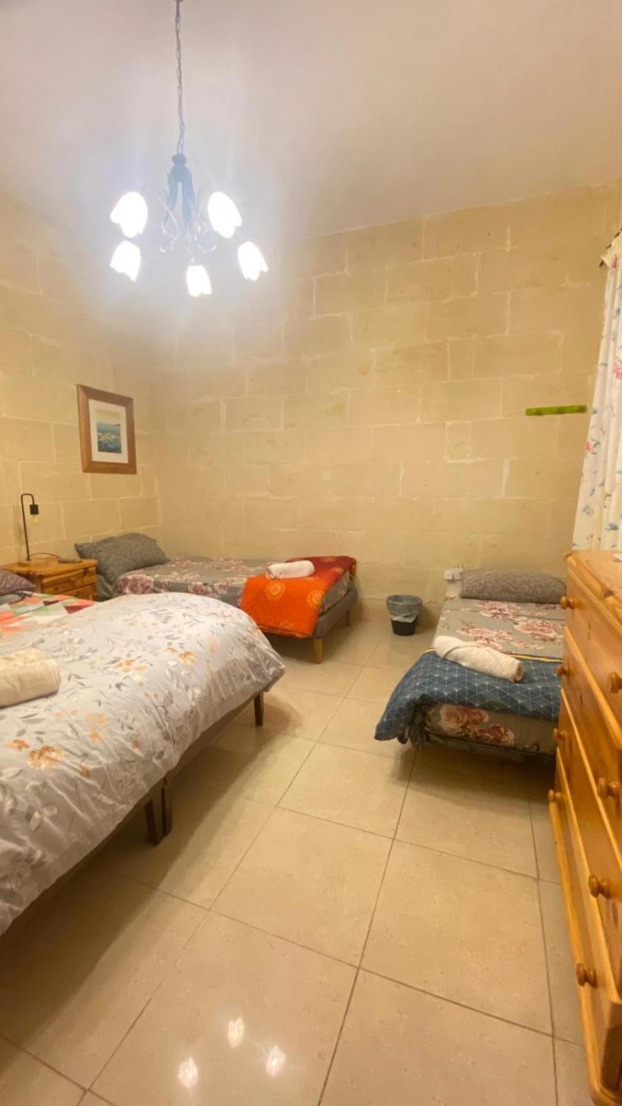 Gozo Island Escape Sleeps 4 With Private Bathroom Ghajn il-Kbira  Ngoại thất bức ảnh