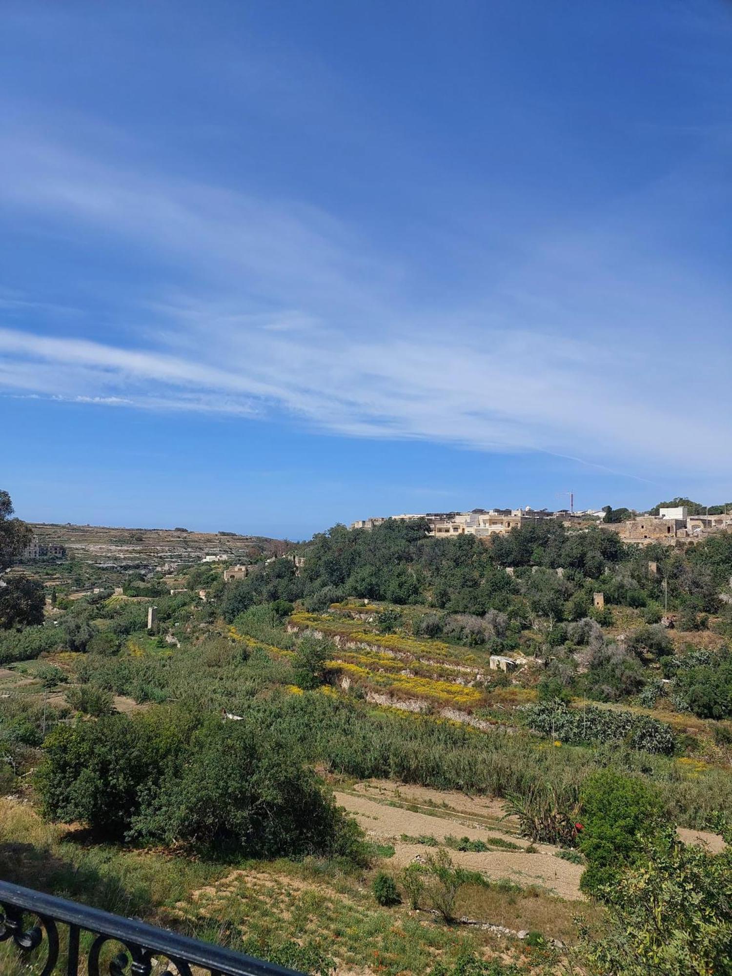 Gozo Island Escape Sleeps 4 With Private Bathroom Ghajn il-Kbira  Ngoại thất bức ảnh